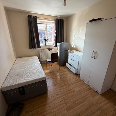 ✨ 🛏️ Double Room to Let in Oval Main Photo