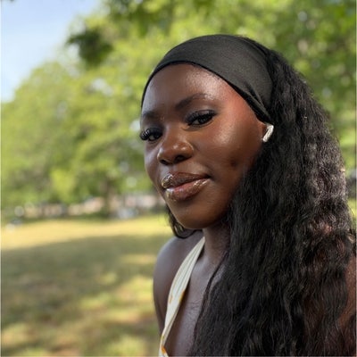 Hey, I’m 27 and I work as a healthcare assi... Main Photo