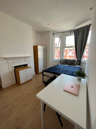 2 Double Rooms Clean House Quiet Area W/Garden Main Photo