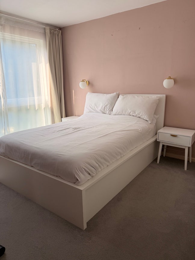 Double Room with En-Suite Shower & Huge Storage Main Photo