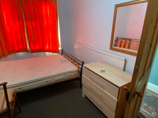 Spacious Fully Furnished Single Bedroom near dmu Main Photo