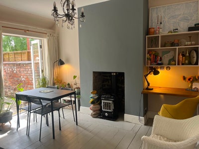 Attic room & private bathroom in Chorlton  Main Photo