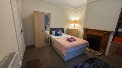 Room available for rent Main Photo