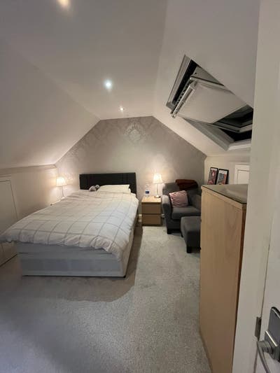 41a | Huge Ensuite Loft  | Refurbed | Female House Main Photo