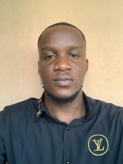 I am a professional male aged 31. I am lookin... Main Photo