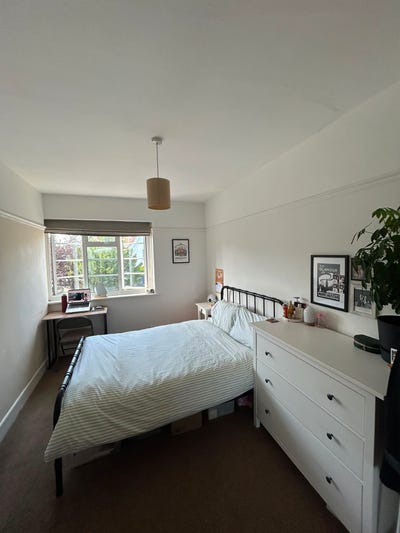 Double Room Available in a Lovely Earlsfield Home  Main Photo