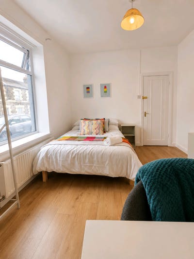 Premium Double Room Near City Centre Main Photo