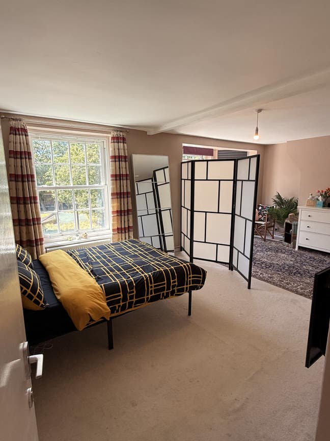 Large, bright double bedroom - Vauxhall Main Photo