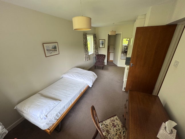 Large room in quiet shared house Main Photo