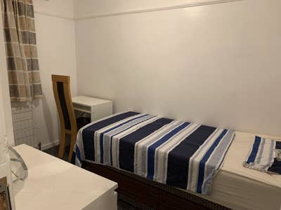 Flat share &pound;300 PCM Main Photo