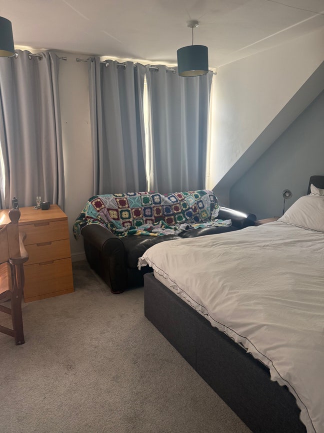 Room for rent in Hampton  Main Photo