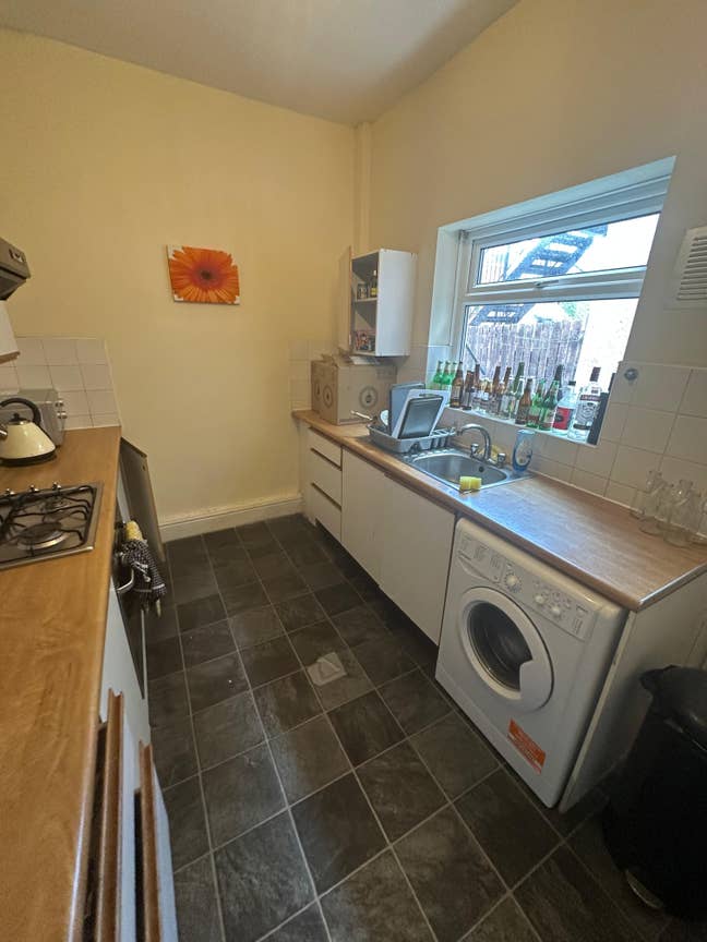 2-Bedroom Lower Flat / Rent/ NE4/ Furnished Main Photo