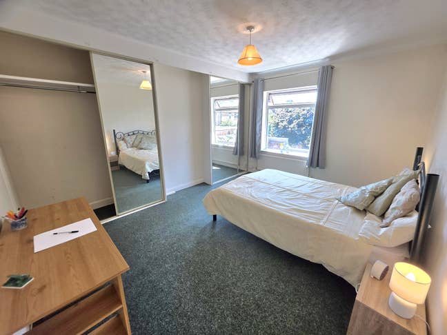 Spacious double room - all bills included Main Photo