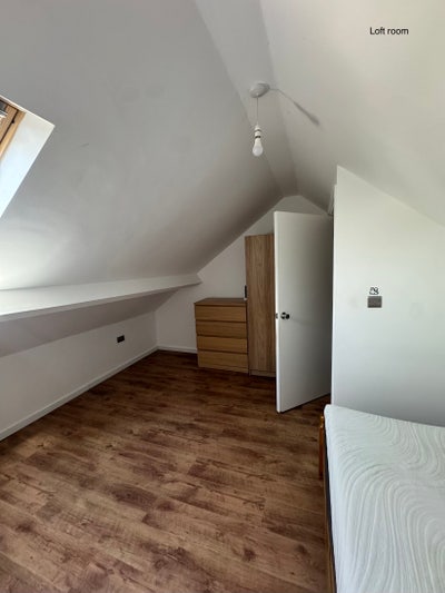 Spacious  Room in E15 – Modern Kitchen Main Photo
