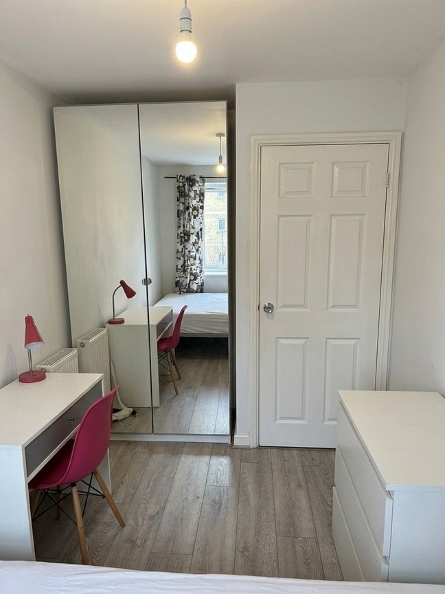 Lovely Cosy Double Room In E14 - 10mins to CW Main Photo