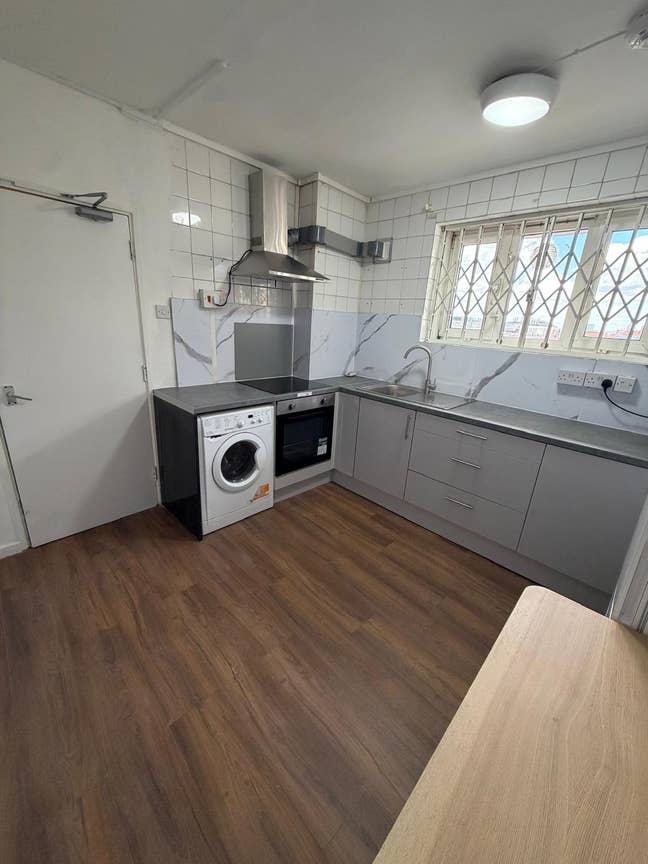 Newly refurbished large 4 bedroom flat NW1  Main Photo