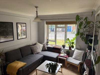 Room at cozy flat with best connection to hotspots Main Photo