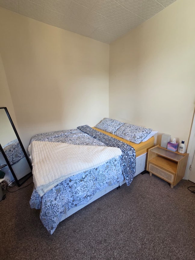 Milner Rd - Double Room to Rent South Wimbledon Main Photo