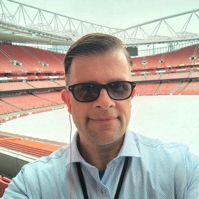 Professional Male seeks a single or double room Main Photo