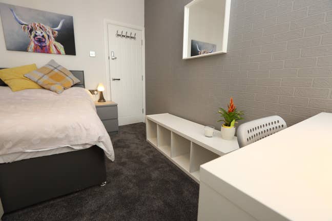 Double En-Suite Room on Whitehall Road, Gateshead Main Photo