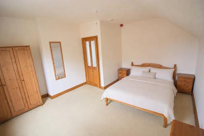 Furnished top floor 1 bedroom apartment  Main Photo