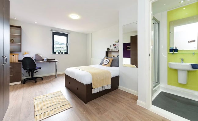 This Advert Is for the En-Suite Platinum Room  Main Photo