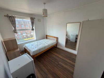DSS - Double Room Available in Stamford Hill N16 Main Photo