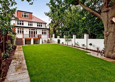 5mins walk to Totteridge & Whetstone station Main Photo