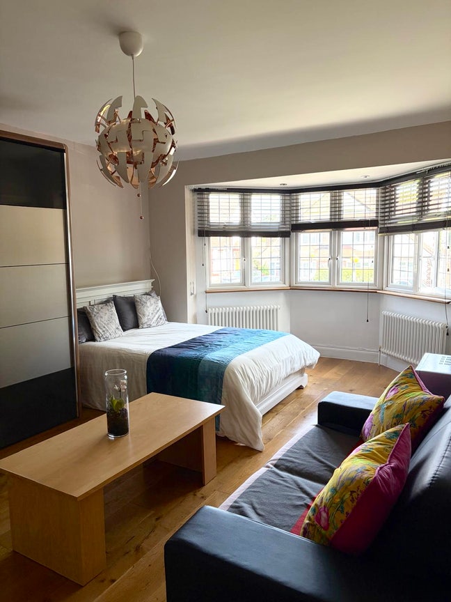 Double Room En-suite - Close to Totteridge Station Main Photo