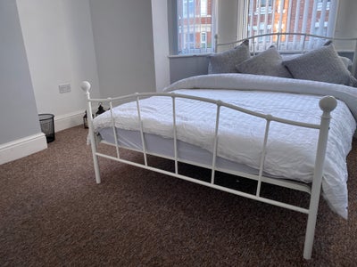 En-suite! City Centre - Separate Office Space Main Photo