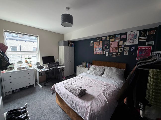 LS13 3NH: Ensuite Double Room 😎🛁 Main Photo