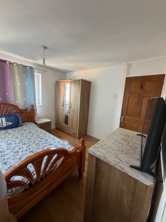 Double Room Available – Royal Docks, E16 Main Photo