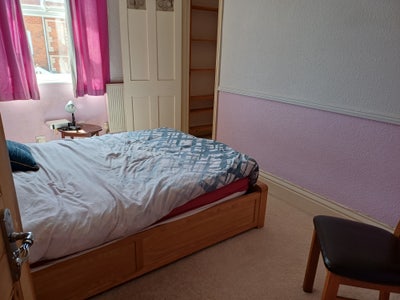 Dbl Room inc Bills + Walk-in Wardrobe in Exmouth Main Photo