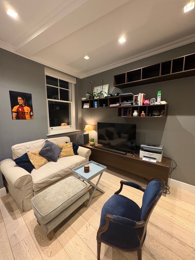 Summer let room in Chelsea  Main Photo