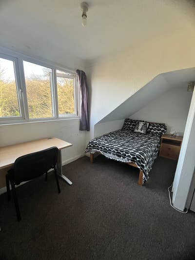 Large Double Room in Canterbury – Bills Included Main Photo