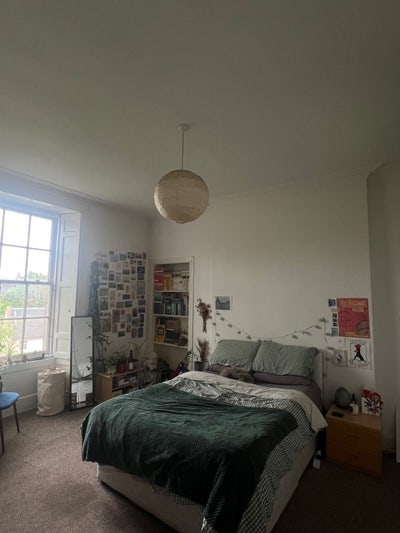Lovely Room to Rent Main Photo
