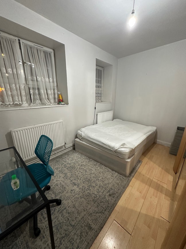 Huge Double Room to Let in Greenwich! Main Photo