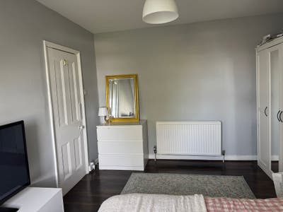 Streatham hill Double room to let for female  Main Photo