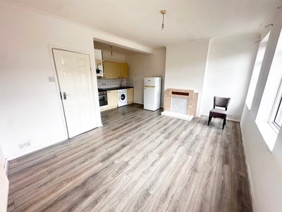 ***3 Bedroom Maisonette to Rent in EN3*** Main Photo