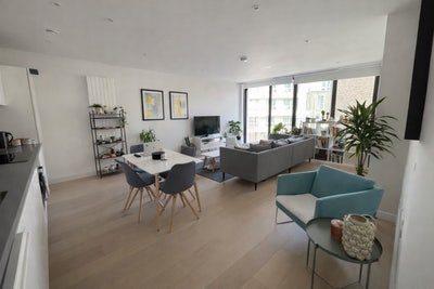 Double Room in Vibrant Community Main Photo