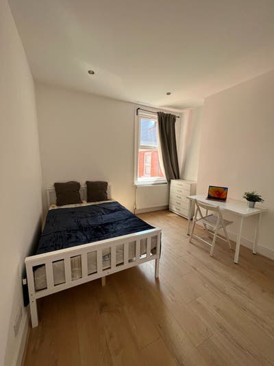 Single room in Cricklewood available Main Photo