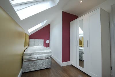 Sunny cosy single room Main Photo