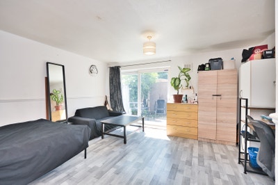 Double Bed + Garden near Mile End inc Bills & wifi Main Photo