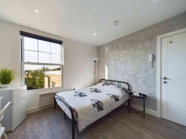 Stylish Self-Contained Living – N16 – Vibrant Lond Main Photo