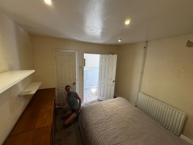 Large double room for a single occupant Main Photo