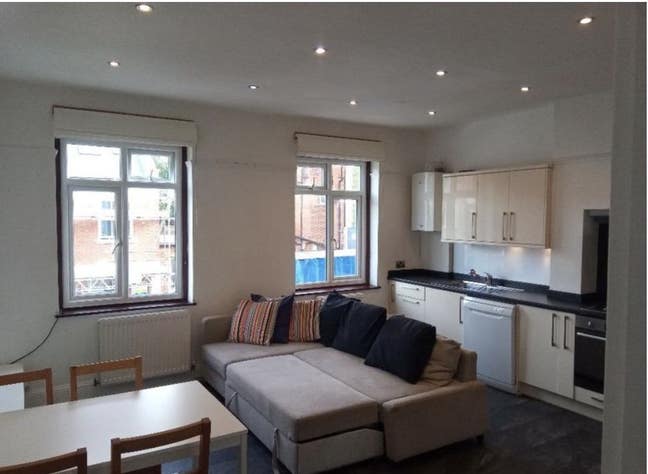 Furnished Room in a House on North End Road Main Photo