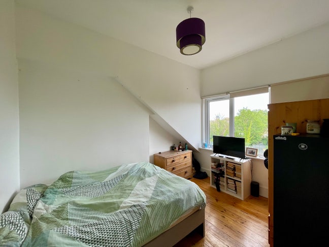 Bright, spacious double room in Archway  Main Photo