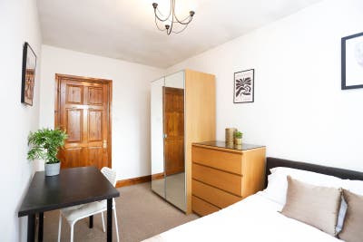 🌺2 Double Rooms by Elizabeth Line | W7 Gem🌺 Main Photo