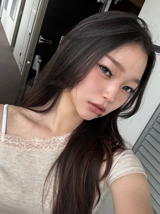 Hi! I'm Chloe from South Korea.  I'm curren... Main Photo