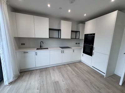 Stunning 2-Bed, 2-Bath Luxury Apartment for Rent  Main Photo